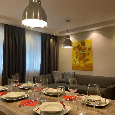 דירה Luxury In Center 2 וארנה